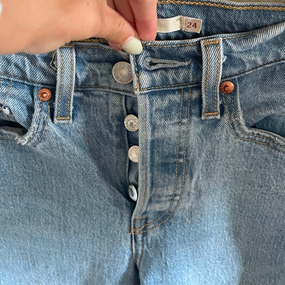 Levi jeans- wedgie fit! Size 24 - Picture 5 of 9